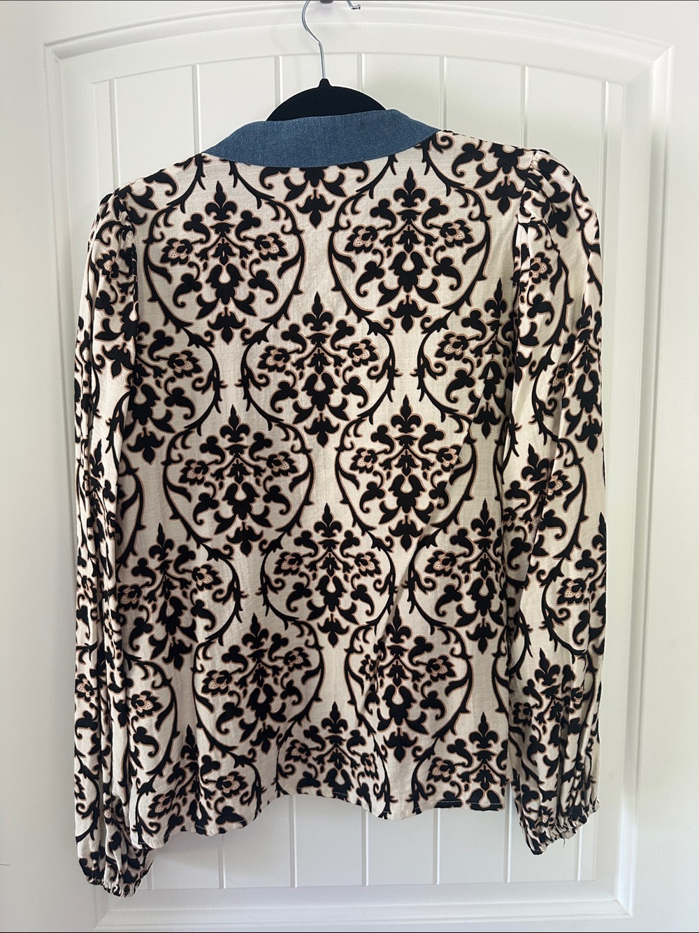 THML Cream Blouse with Black Damask Print and Blue V-Neck Trim - Picture 3 of 3